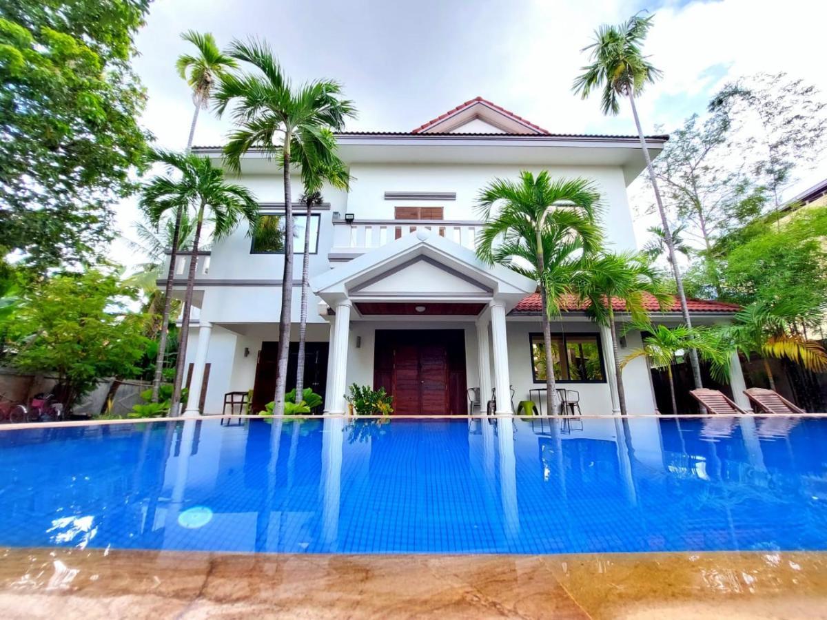 Passport Villa Siem Reap Exterior photo